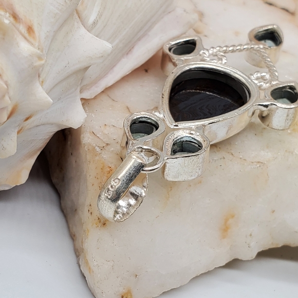 Beautiful Blue Quartz Topaz Crystals/Tiger Eye Silver Pendant - Picture 3 of 5